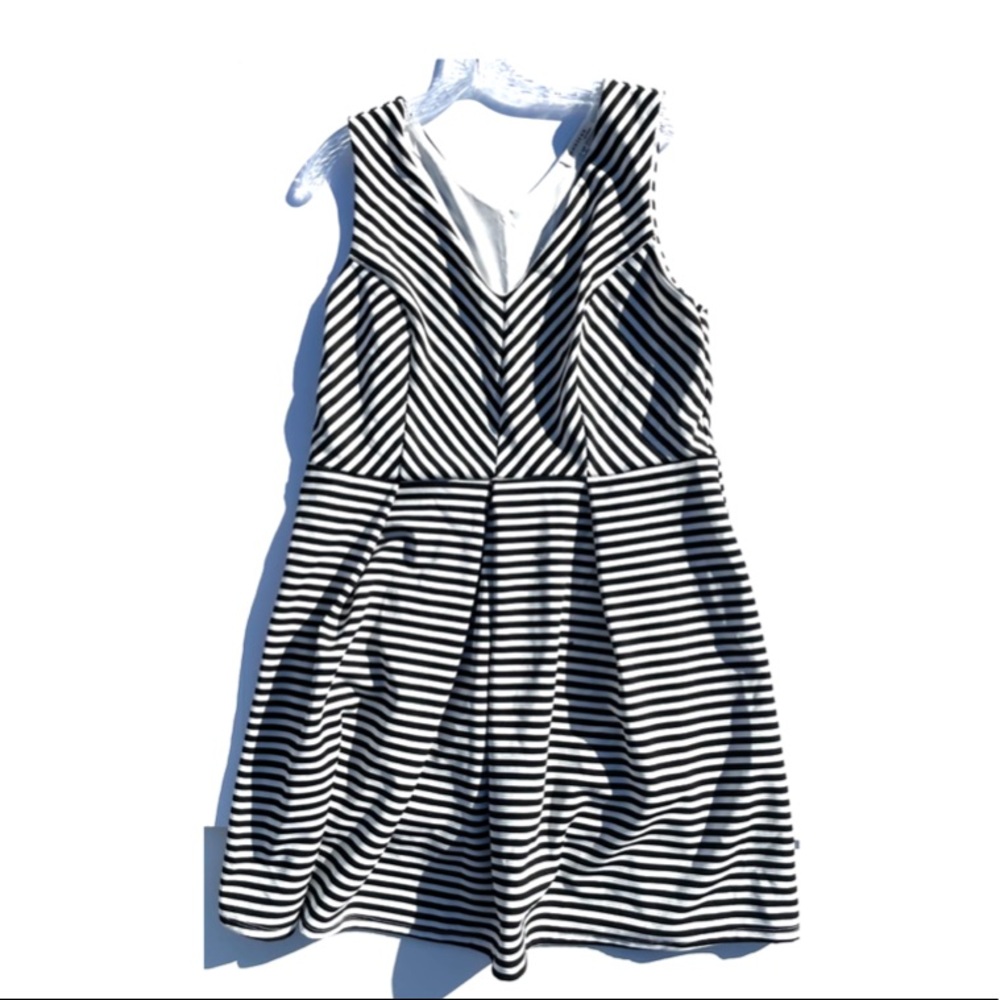 💕3/$25💕 Monteau Black and White Striped Midi Dress